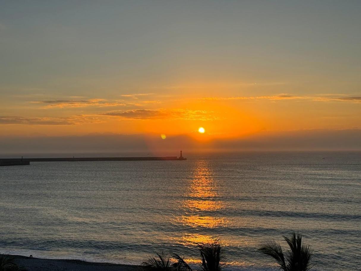 Before Sunrise Seaview B&B Hualien City Exterior photo
